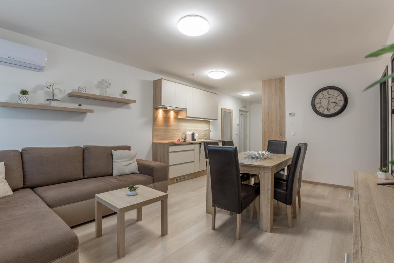 Leda Apartmanok By Bltn Siófok Exterior foto