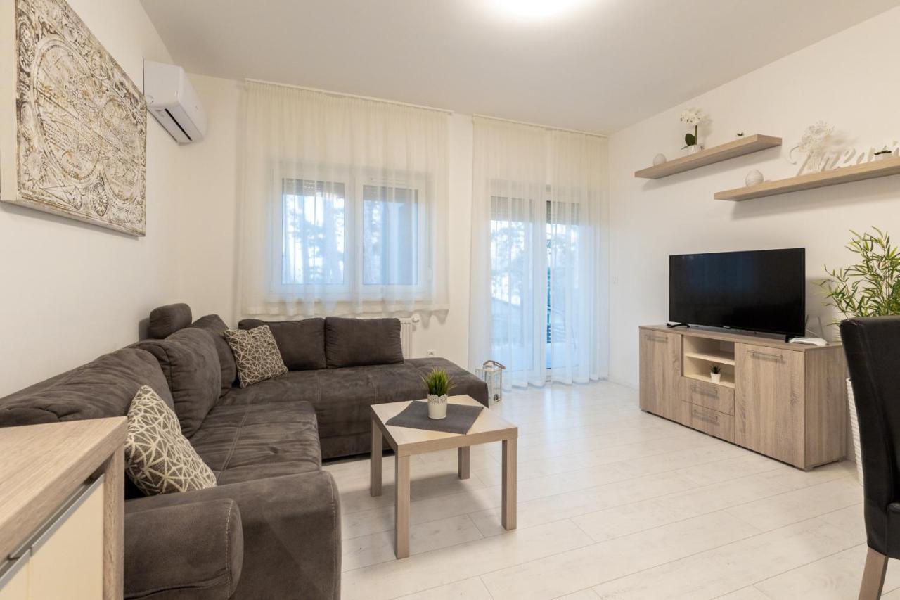 Leda Apartmanok By Bltn Siófok Exterior foto